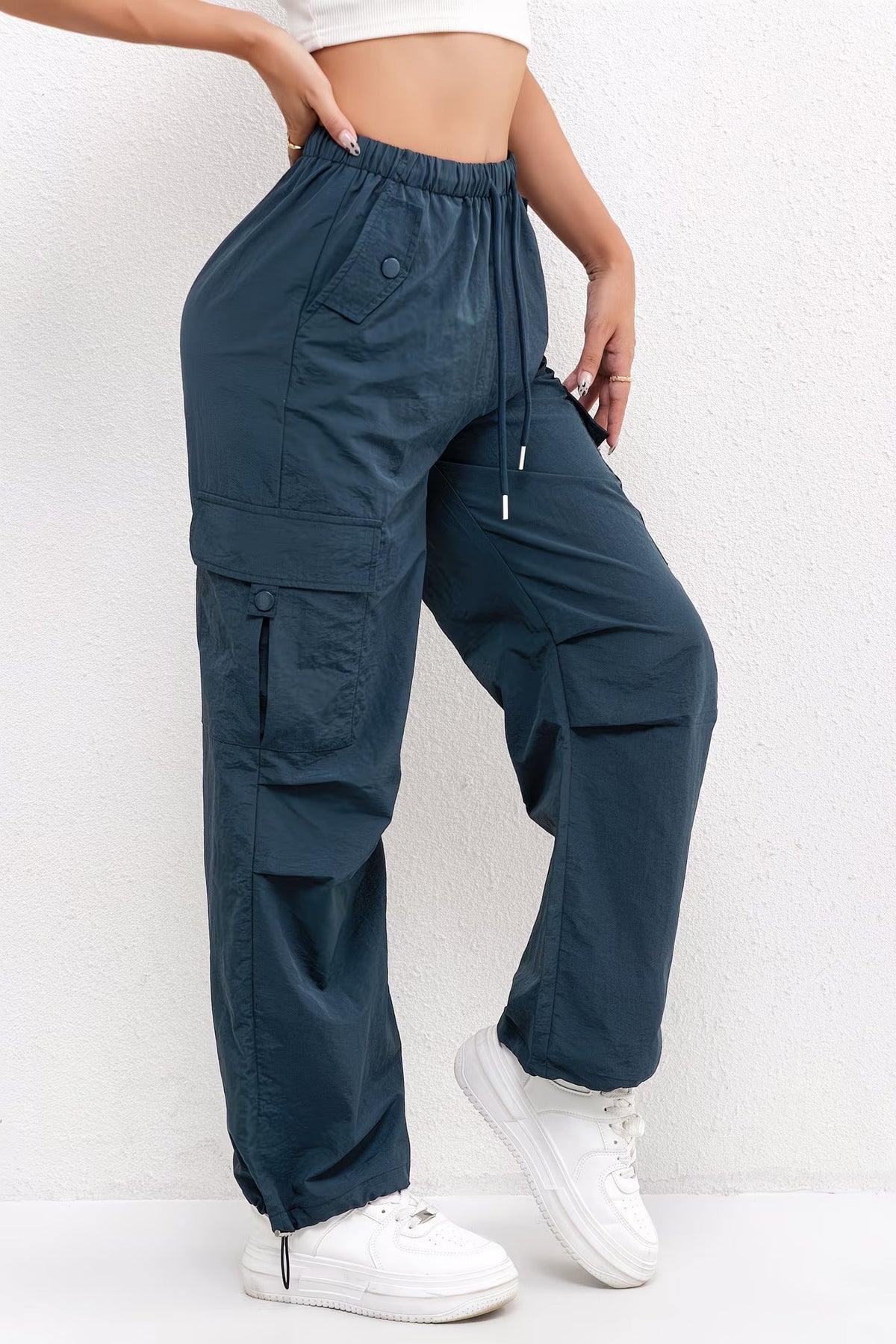 Relaxed Cargo Pants with Elastic Waist and Drawstring Hem